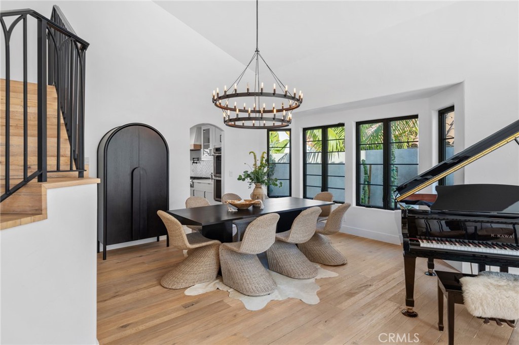 3857 Calle Del Establo