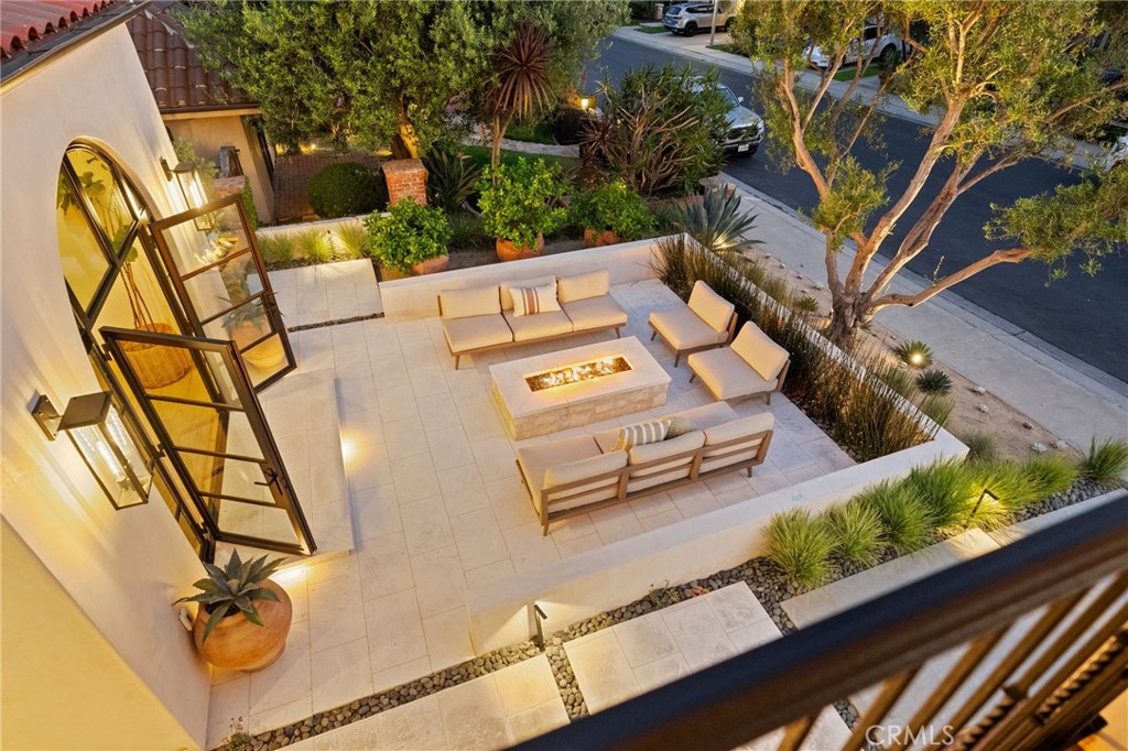 3857 Calle Del Establo