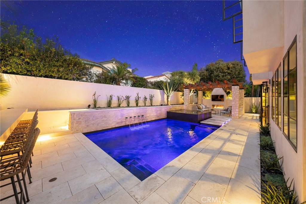 3857 Calle Del Establo