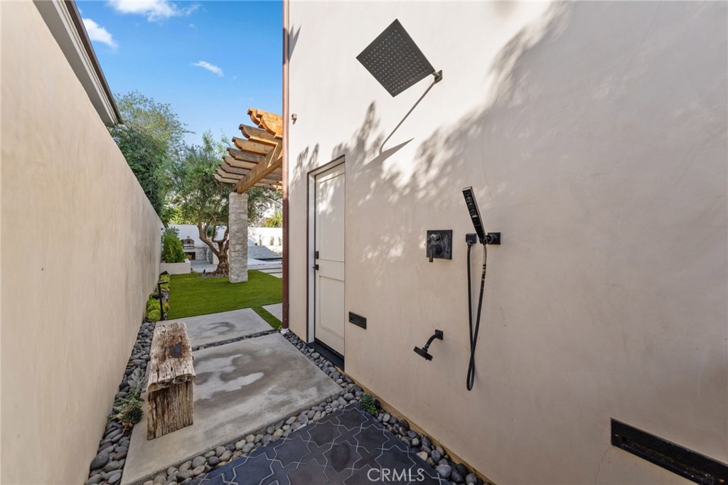 3857 Calle Del Establo