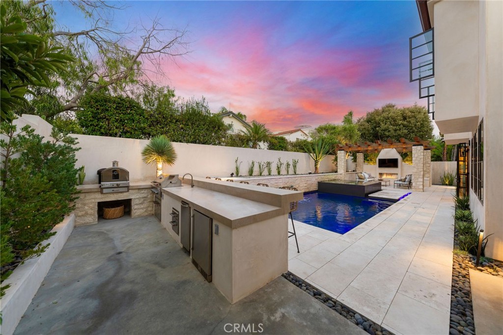 3857 Calle Del Establo