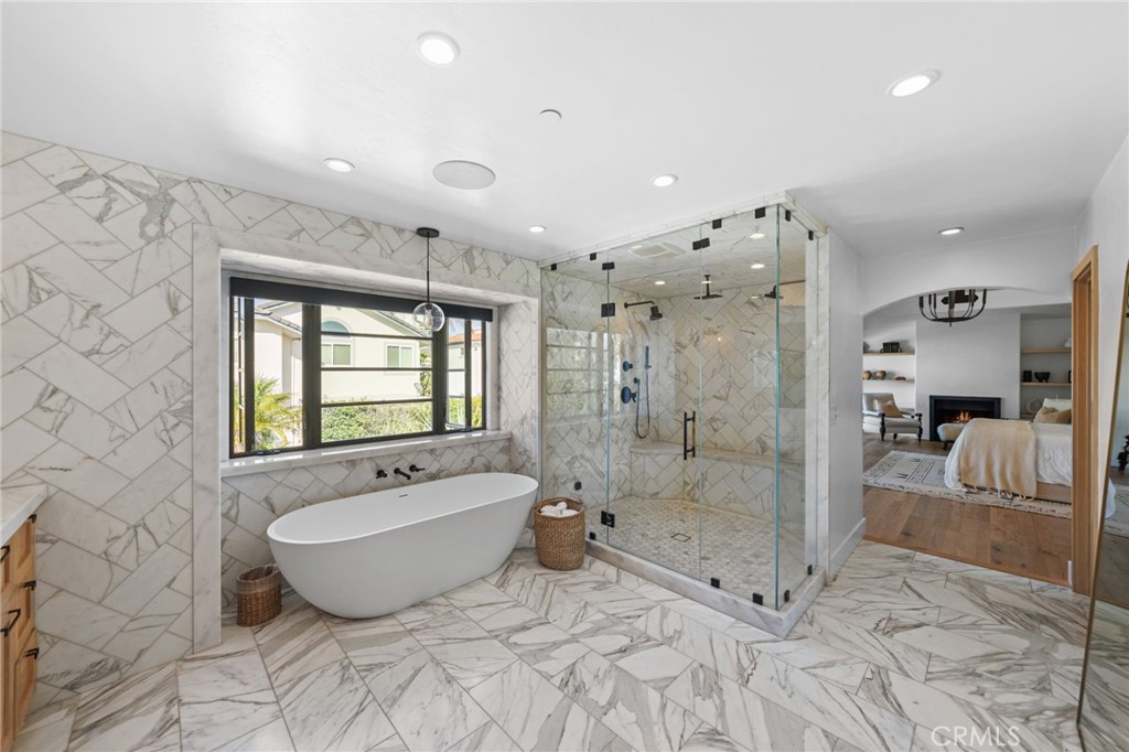 3857 Calle Del Establo