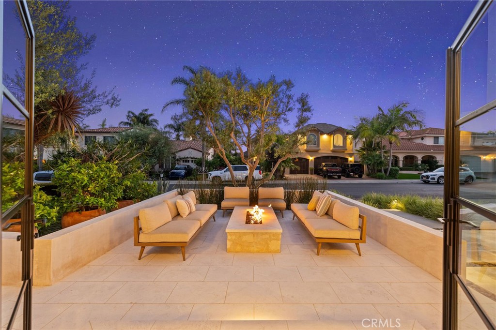 3857 Calle Del Establo