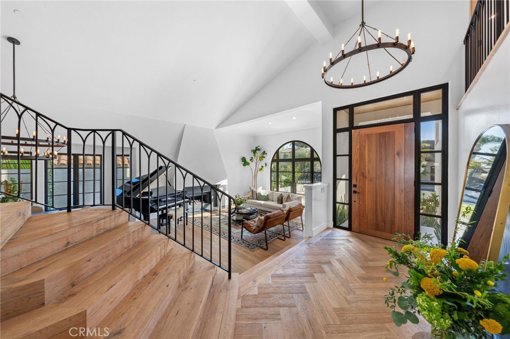 3857 Calle Del Establo