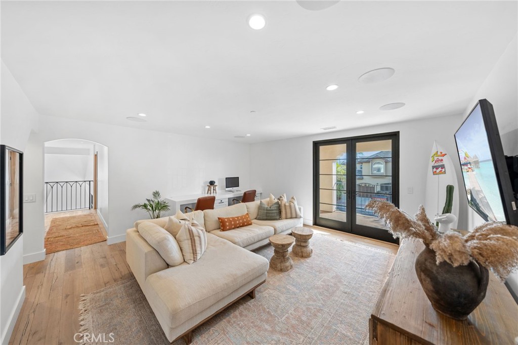 3857 Calle Del Establo