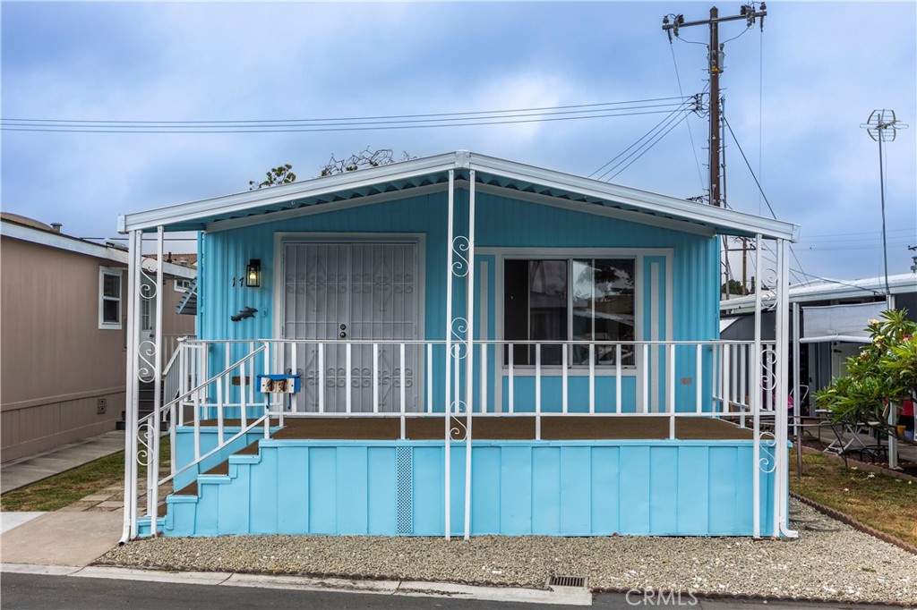 1973 Newport Blvd 17