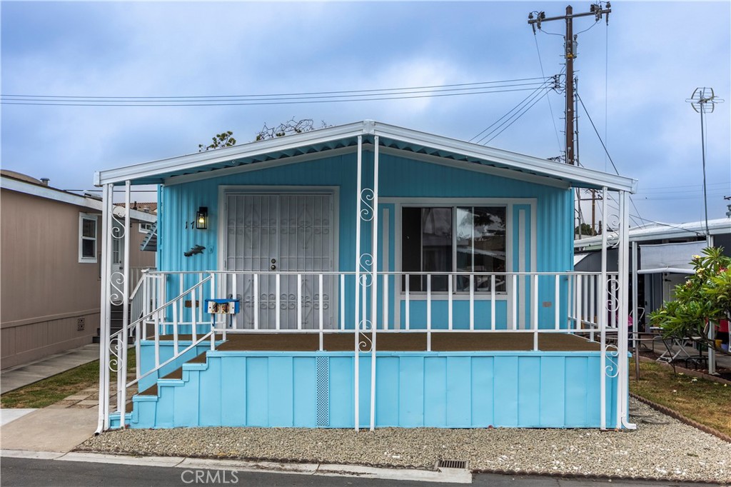 1973 Newport Blvd 17