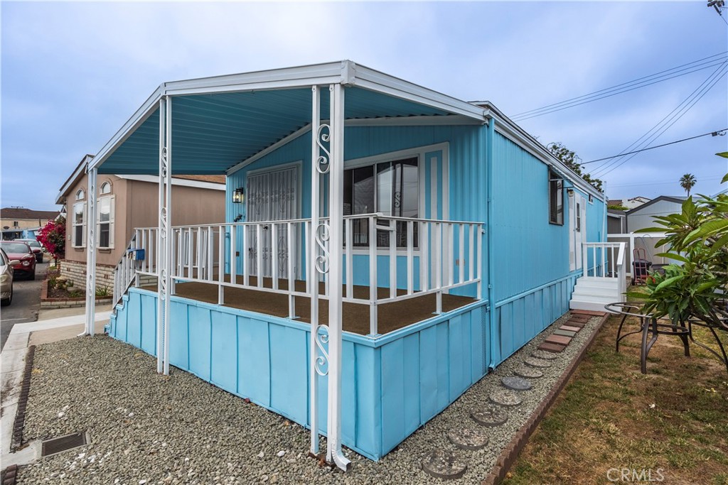 1973 Newport Blvd 17