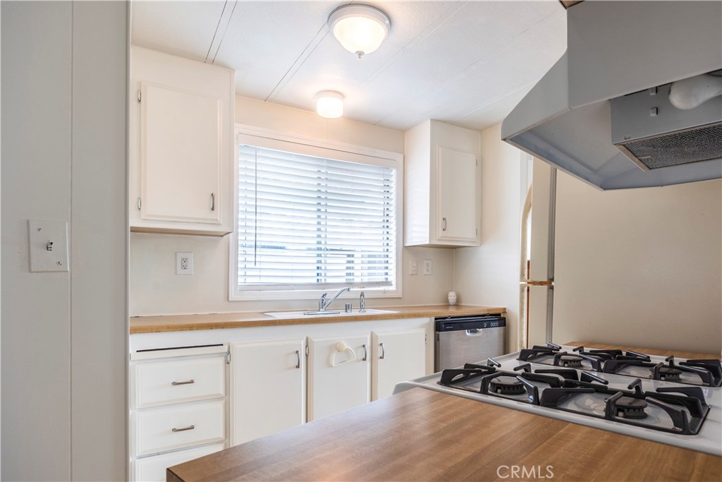 1973 Newport Blvd 17