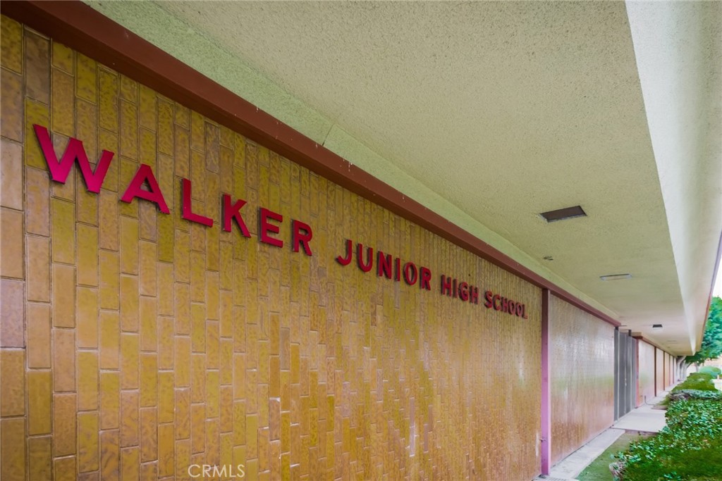 5201 Huntswood Circle