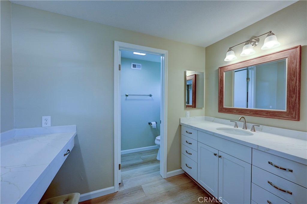 5201 Huntswood Circle