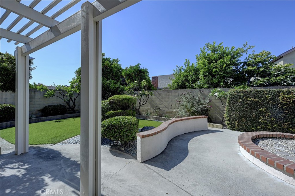 5201 Huntswood Circle