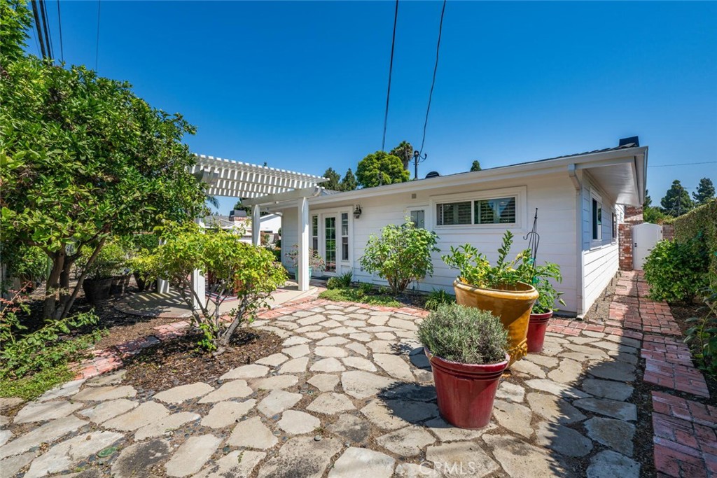 2989 Ceylon Dr.