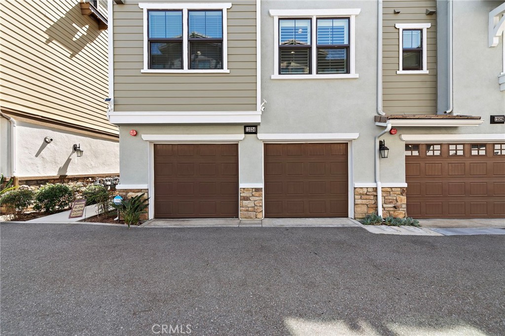 12524 Amesbury Circle