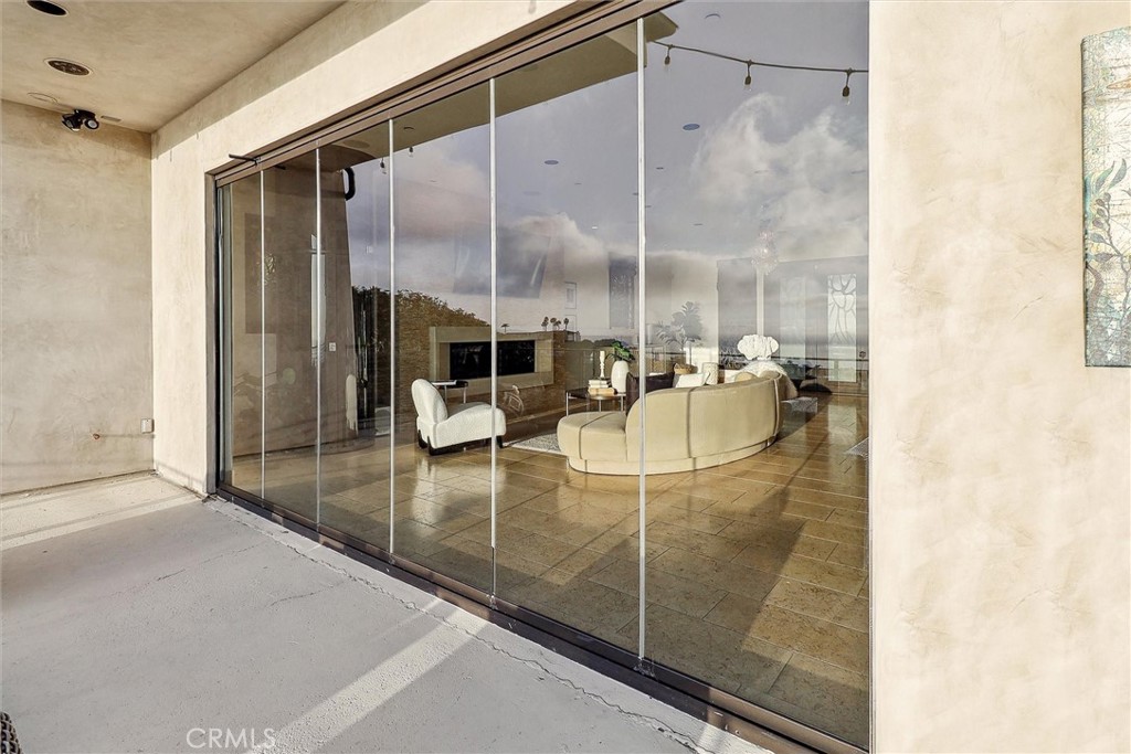 928 Avenida Salvador