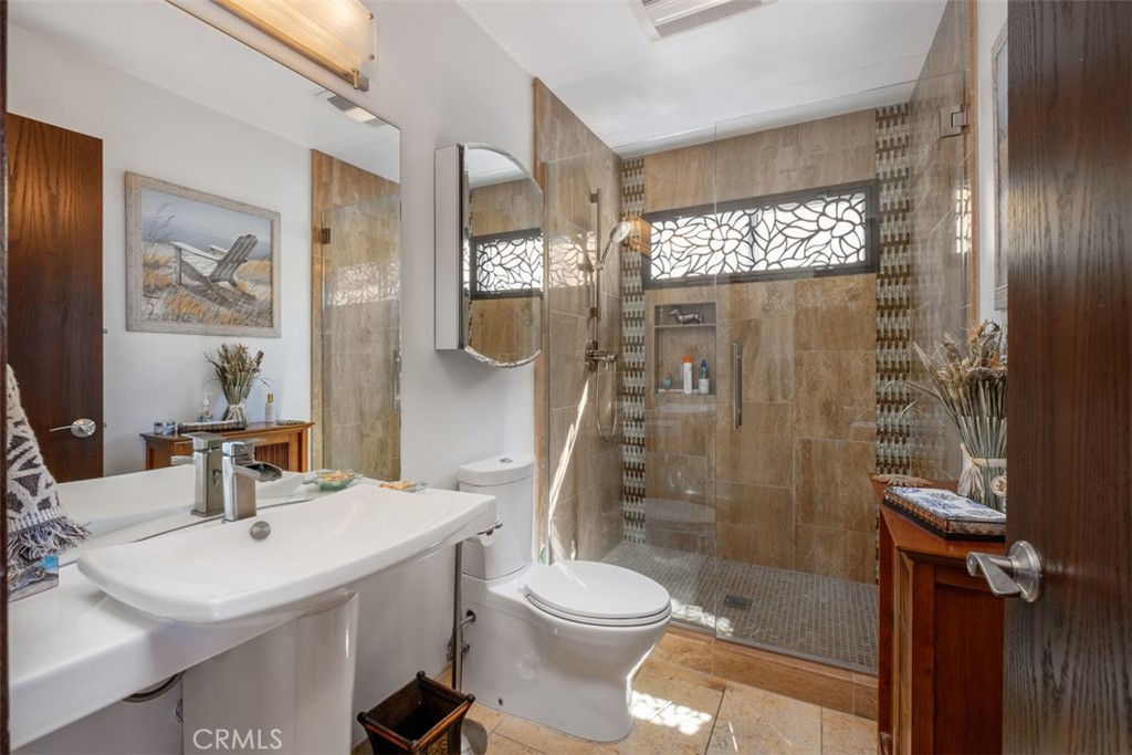 928 Avenida Salvador