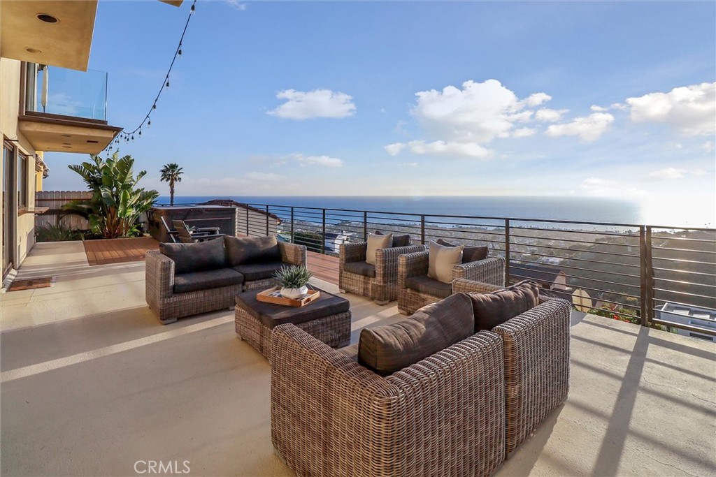 928 Avenida Salvador