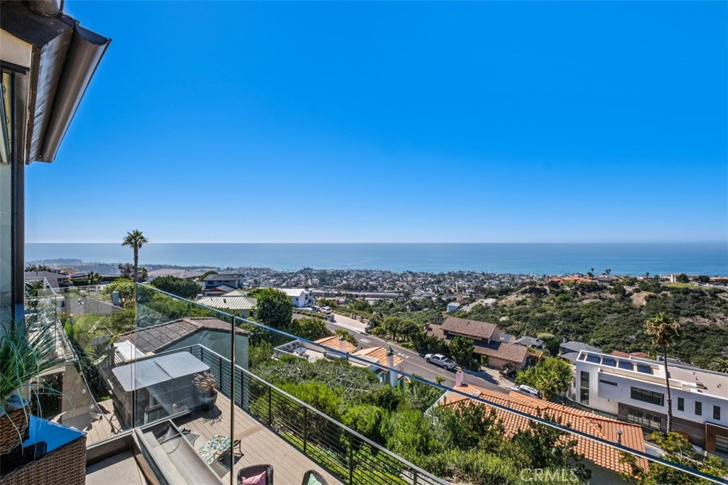 928 Avenida Salvador