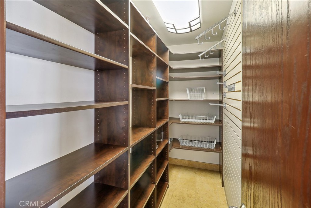 928 Avenida Salvador