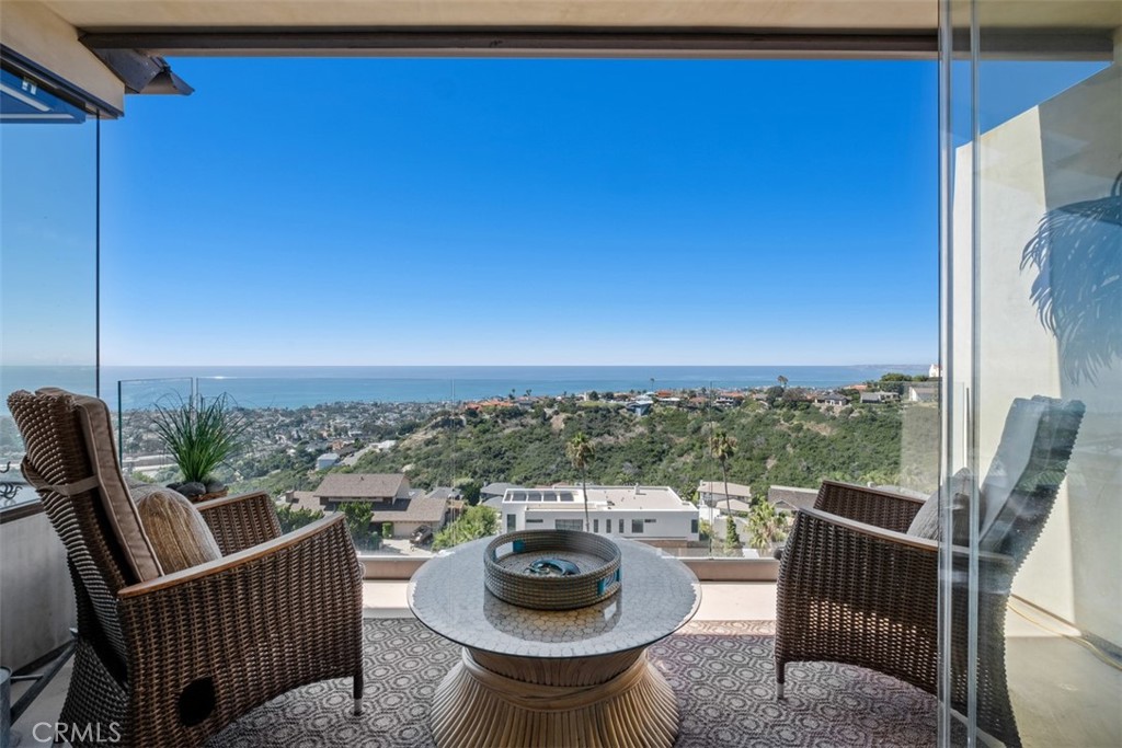 928 Avenida Salvador