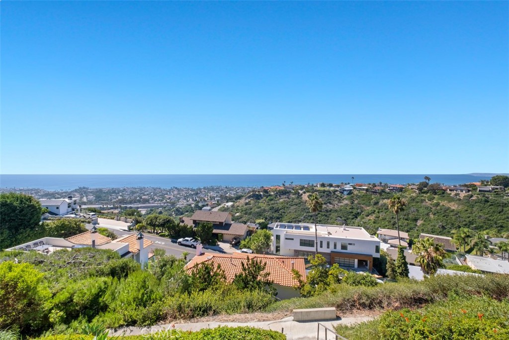 928 Avenida Salvador