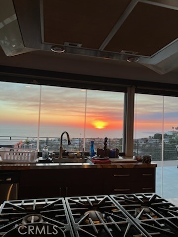 928 Avenida Salvador