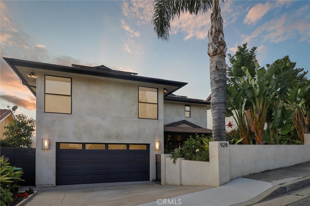 928 Avenida Salvador