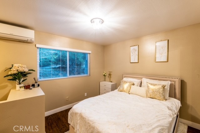 23821 Hillhurst Dr W 44