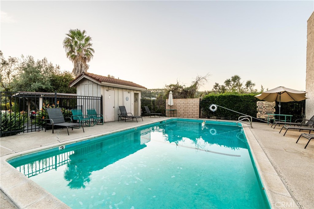 23821 Hillhurst Dr W 44