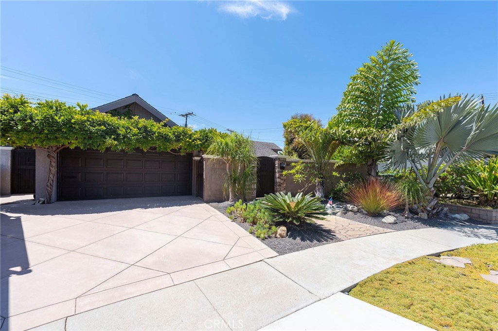 5512 Middlecoff Drive