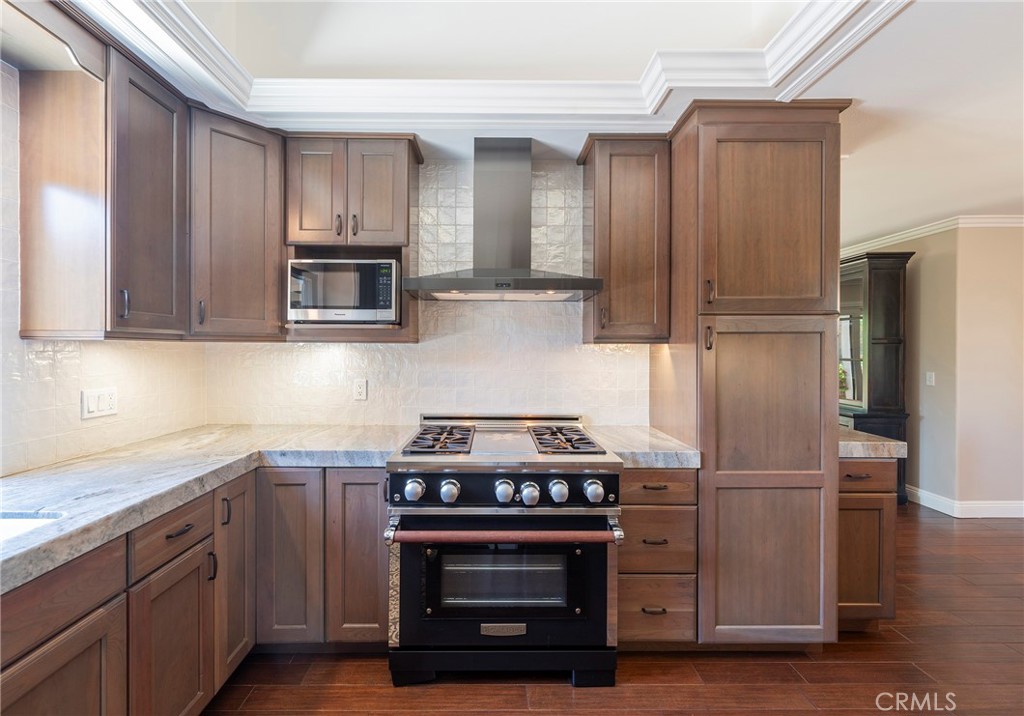 5512 Middlecoff Drive