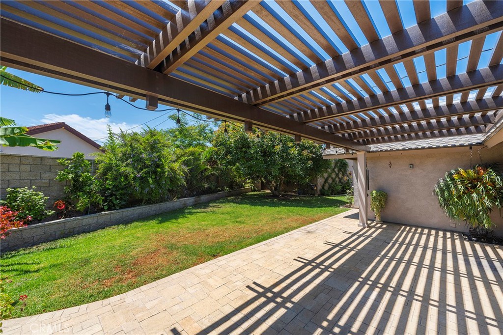 5512 Middlecoff Drive