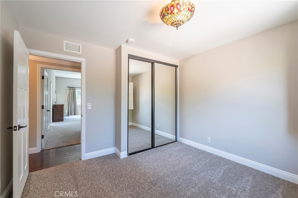 5512 Middlecoff Drive