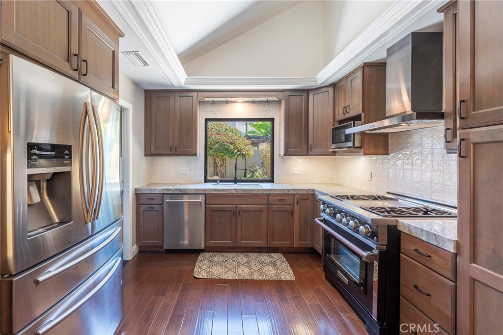 5512 Middlecoff Drive