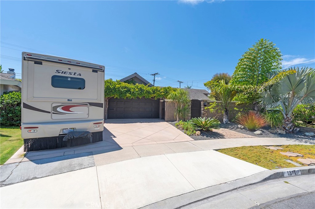 5512 Middlecoff Drive