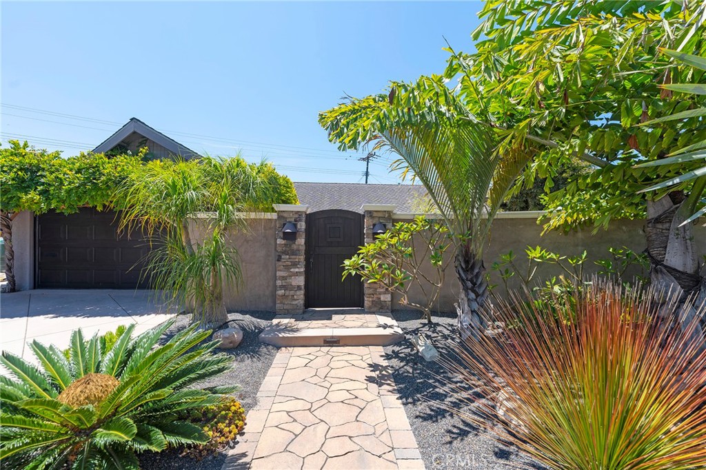 5512 Middlecoff Drive