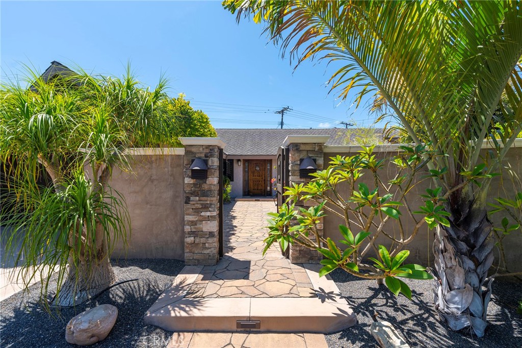 5512 Middlecoff Drive