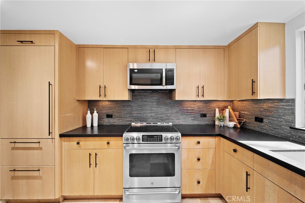 31391 E Nine Drive 67F