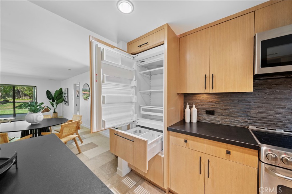 31391 E Nine Drive 67F