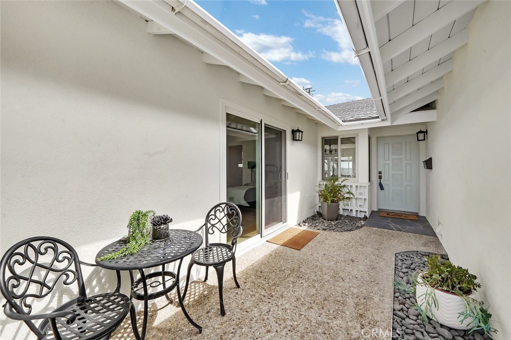 5332 Caliente Drive