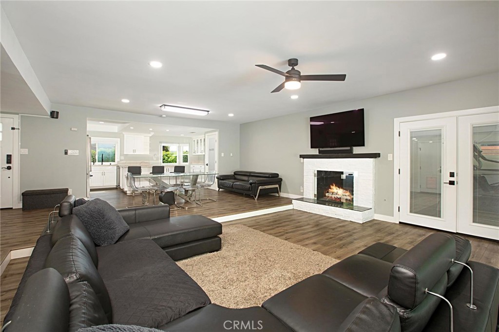 3460 Woodland Way