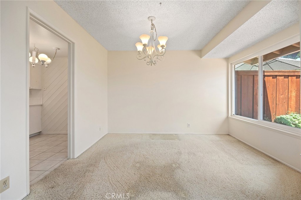 3302 Calle La Veta