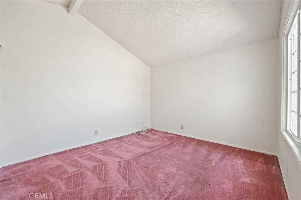 3302 Calle La Veta