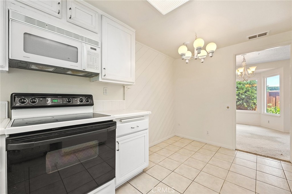 3302 Calle La Veta