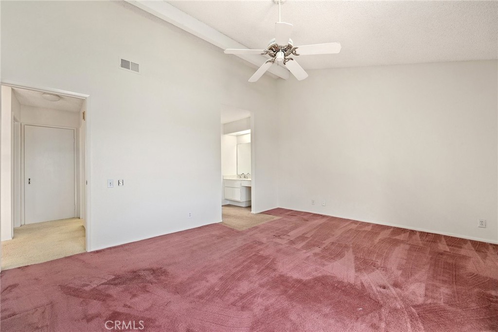 3302 Calle La Veta