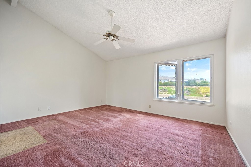 3302 Calle La Veta