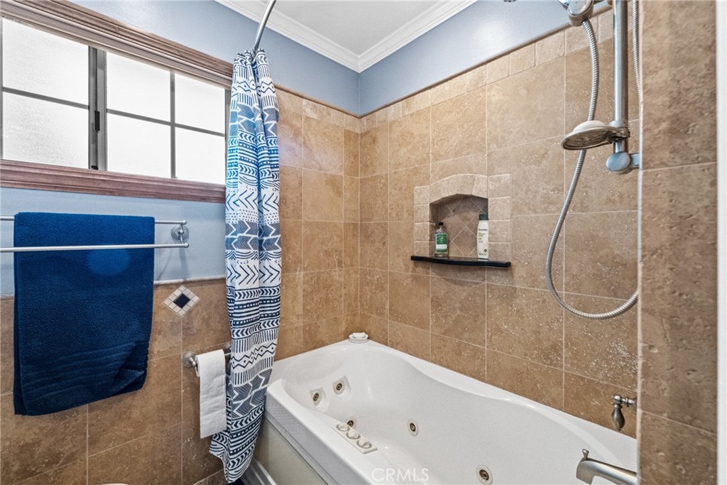 6302 Crescent Avenue