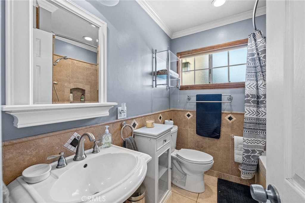 6302 Crescent Avenue