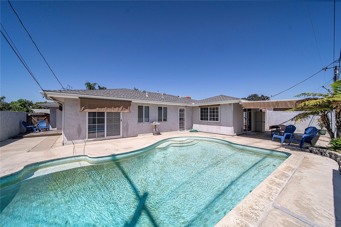 1826 W Saint Andrew Place