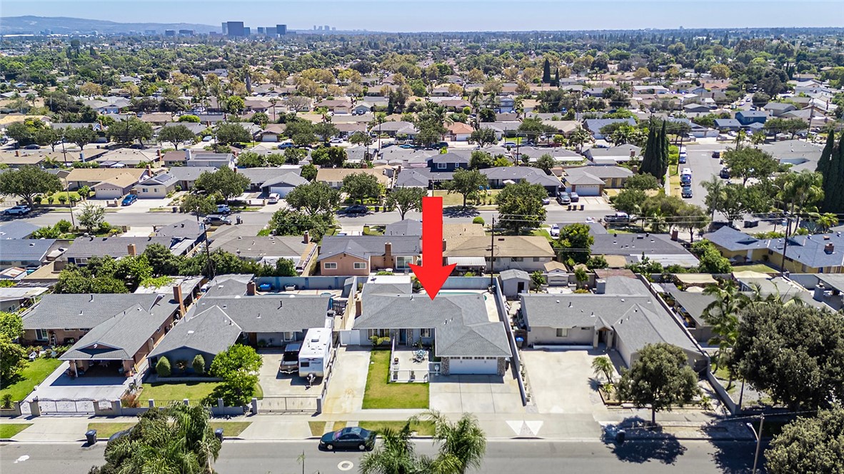 1826 W Saint Andrew Place